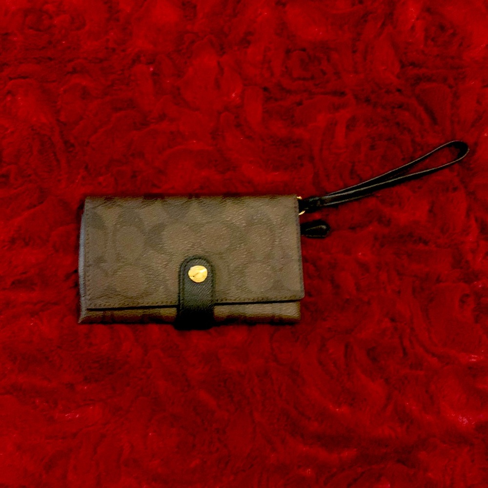 Like New Coach Wallet Wristlet - Picture 4 of 6